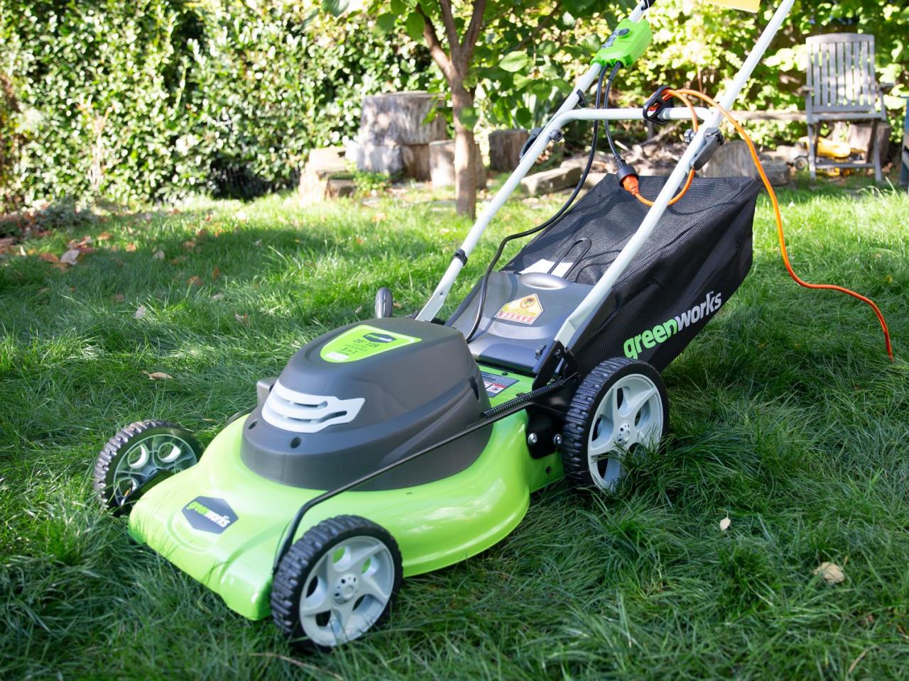 Greenworks 25022 Lawn Mower Review: An Eco-Friendly Electric Mower