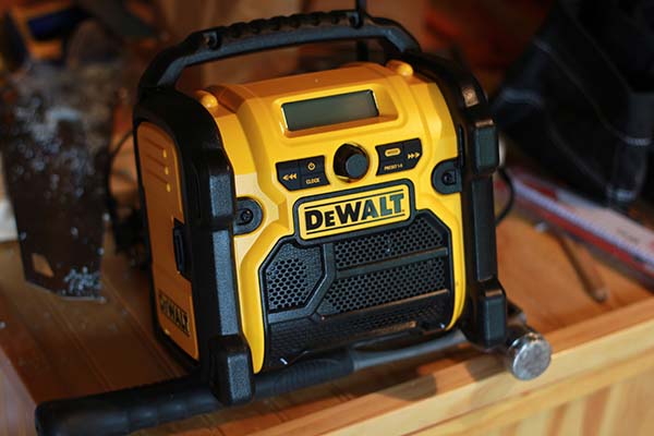 DEWALT® Launches Cordless Compact Worksite Radio DCR018 - Tool Box Buzz  Tool Box Buzz