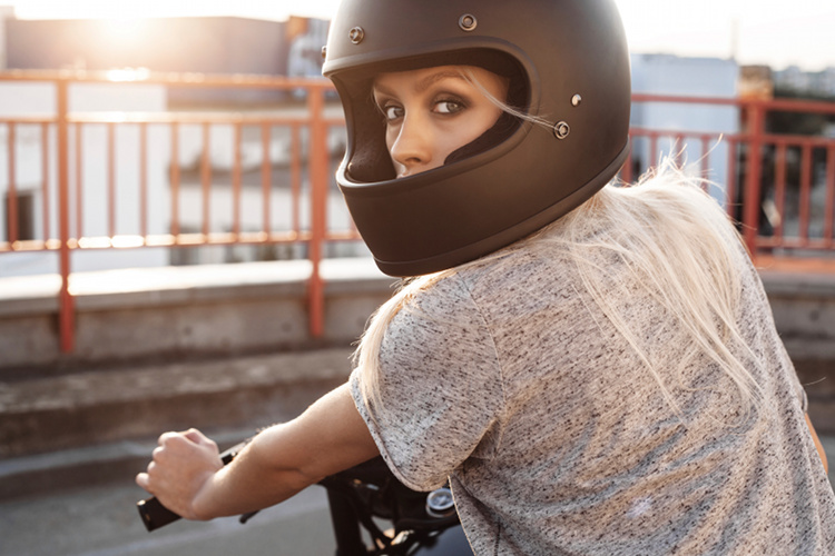 Retro / Cafe Racer Full Face Helmets – BikeBound