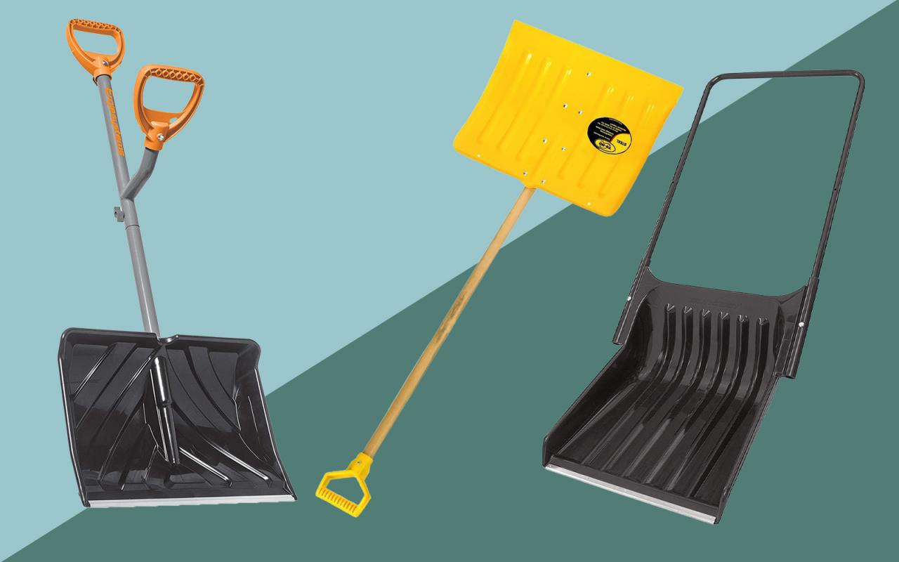 The 7 Best Snow Shovels for 2021, According to Customer Reviews | Travel +  Leisure