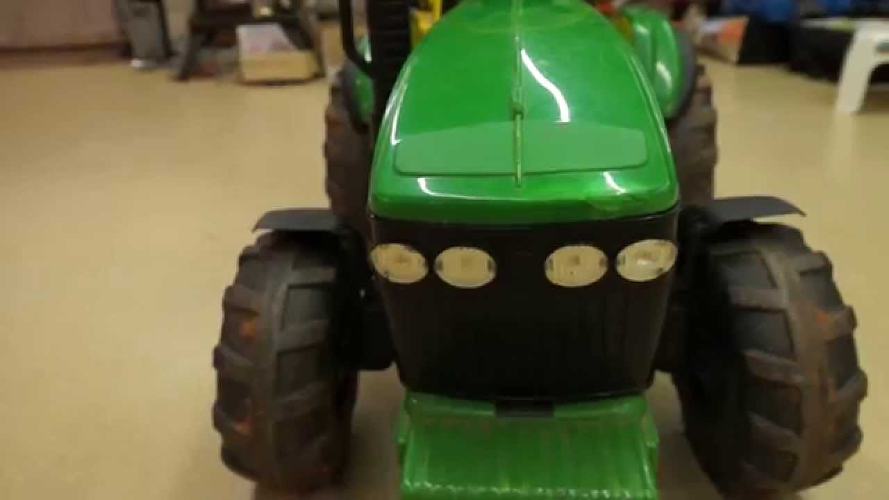 Peg Perego John Deere Ground Force Tractor With Trailer - Full Review -  Kids Car Reviews