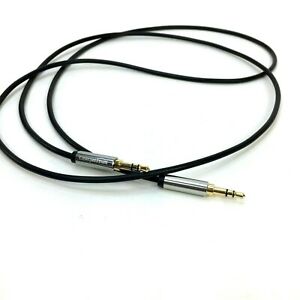 Buy Amazon Basics 3.5 mm Male to Male Stereo Audio Aux Cable, 4 Feet, 1.2  Meters Online in Hungary. B00NO73MUQ