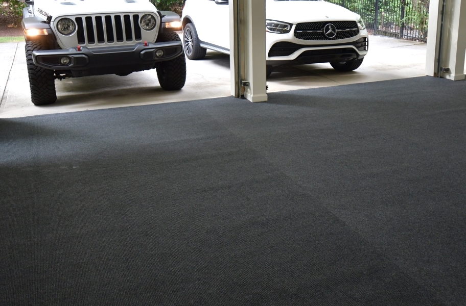 Garage Grip™ - Roll Out Carpet for Garage - Containment Mat