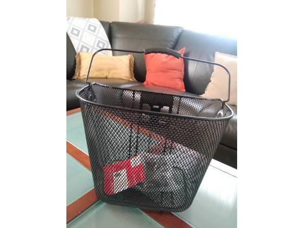 Schwinn Quick Release Bicycle Wire Basket for sale in Bakersfield,  California - Used Bikes Near Me