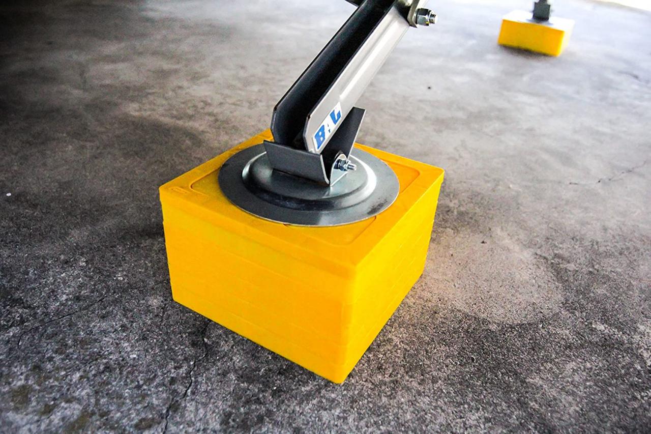 Buy Camco Durable Leveling Block Caps - Securely Fits on Top of Your Leveling  Blocks to Create An Even Surface Without Increasing Stack Height - 4 Pack  (44500) , Yellow Online in Hong Kong. B00KTJ5BRE
