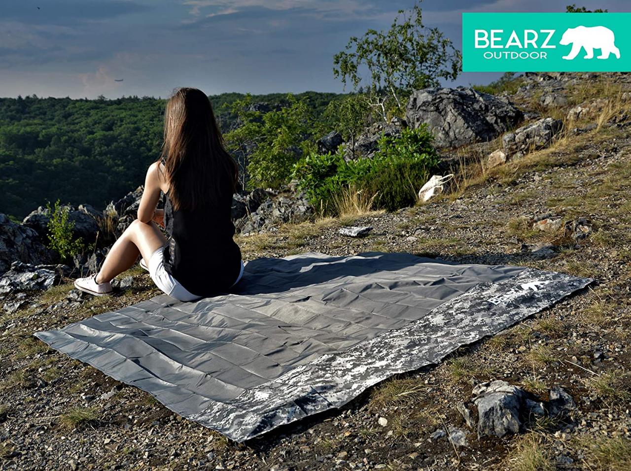 Buy BEARZ Outdoor Pocket Blanket Picnic Mat, Waterproof Picnic Blanket,  Travel Blanket, Waterproof Blanket, Beach Blanket Waterproof Sandproof, Outdoor  Blanket, Festival Accessories, Hiking, Park Online in Taiwan. B06ZZQ6RHV