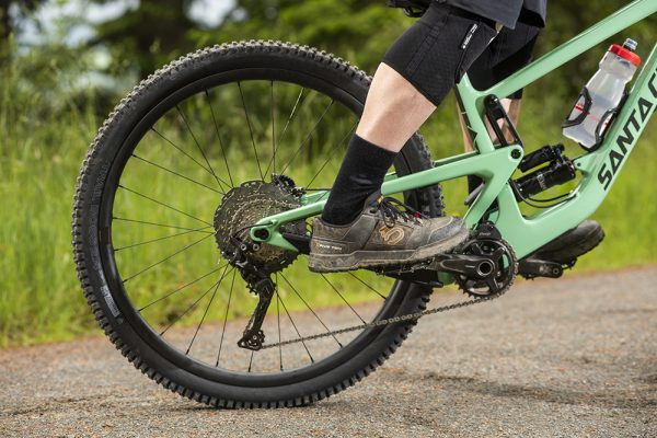 Best mountain bike shoes: flat and clipless pedal winners - MBR