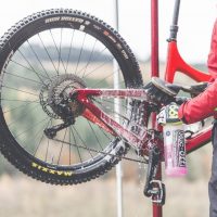 The Lab: Muc-Off Bike Cleaner Review | ENDURO Mountainbike Magazine