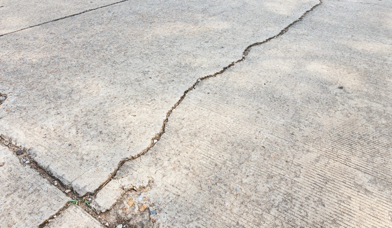 What is Hot Rubberized Crack Sealing? - Beckage Sealcoating