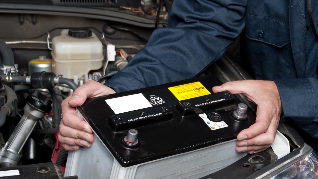 How to Clean Your Vehicle's Battery Terminals - Peruzzi Nissan Blog