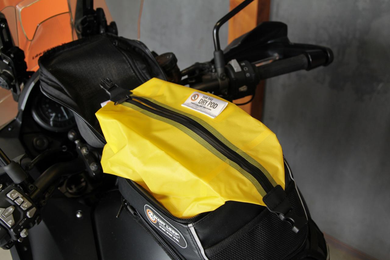 The best motorcycle tank bags - RevZilla