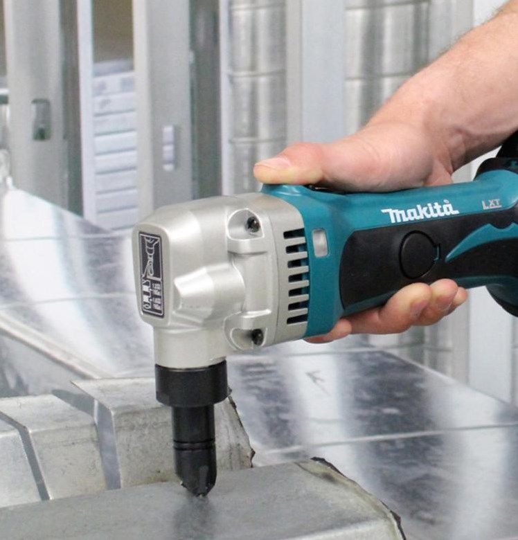 Makita U.S.A. | Press Releases: 2013 CORDLESS NIBBLER IS LATEST ADDITION TO  18V LXT® LITHIUM-ION LINE-UP